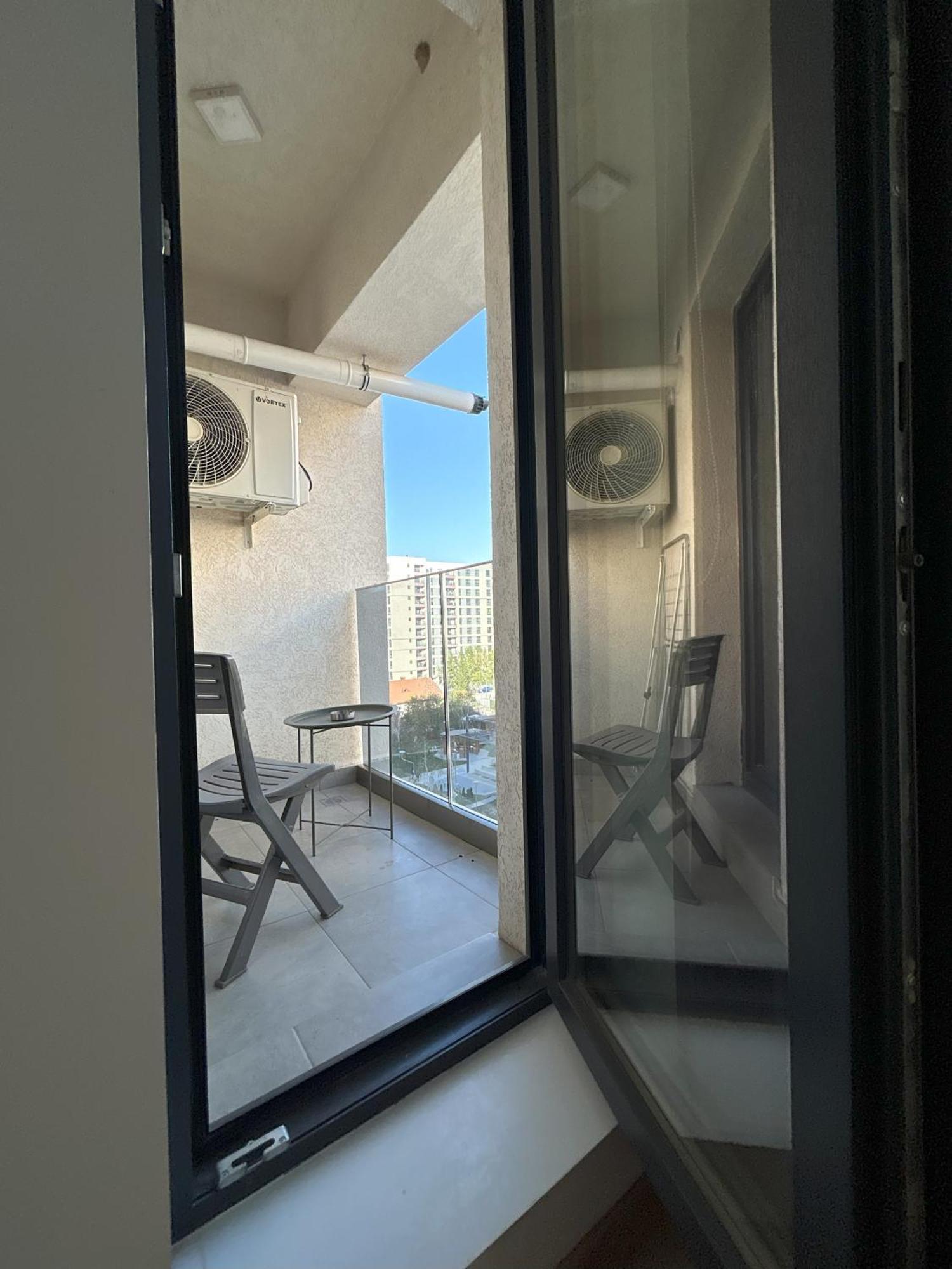 Urban Retreat With Balcony At Exigent Plaza - 06 Apartment Букурещ Екстериор снимка